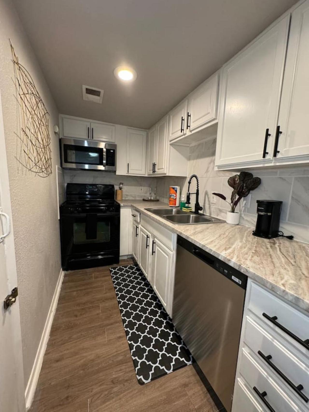 Downtown Premiere Escape 1bed Abode Apartment