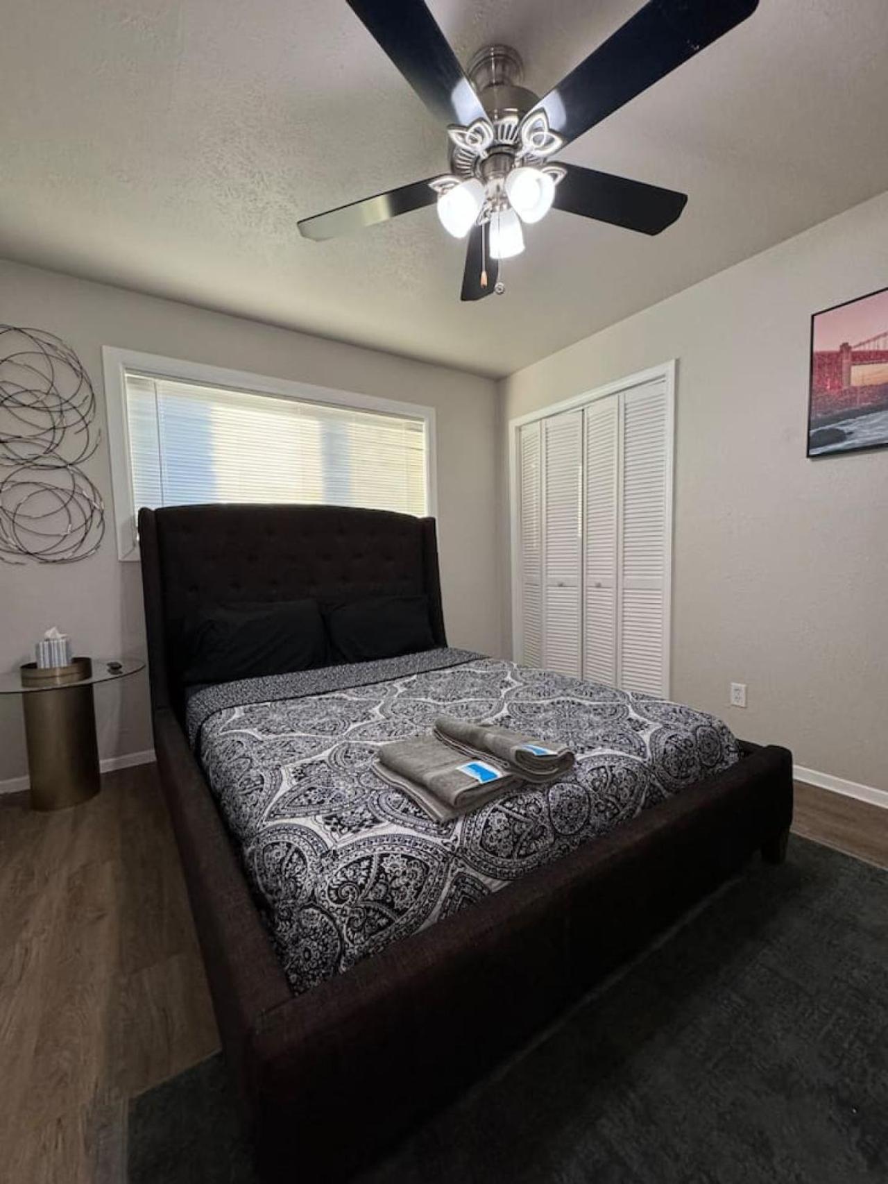 Apartment Downtown Premiere Escape 1bed Abode