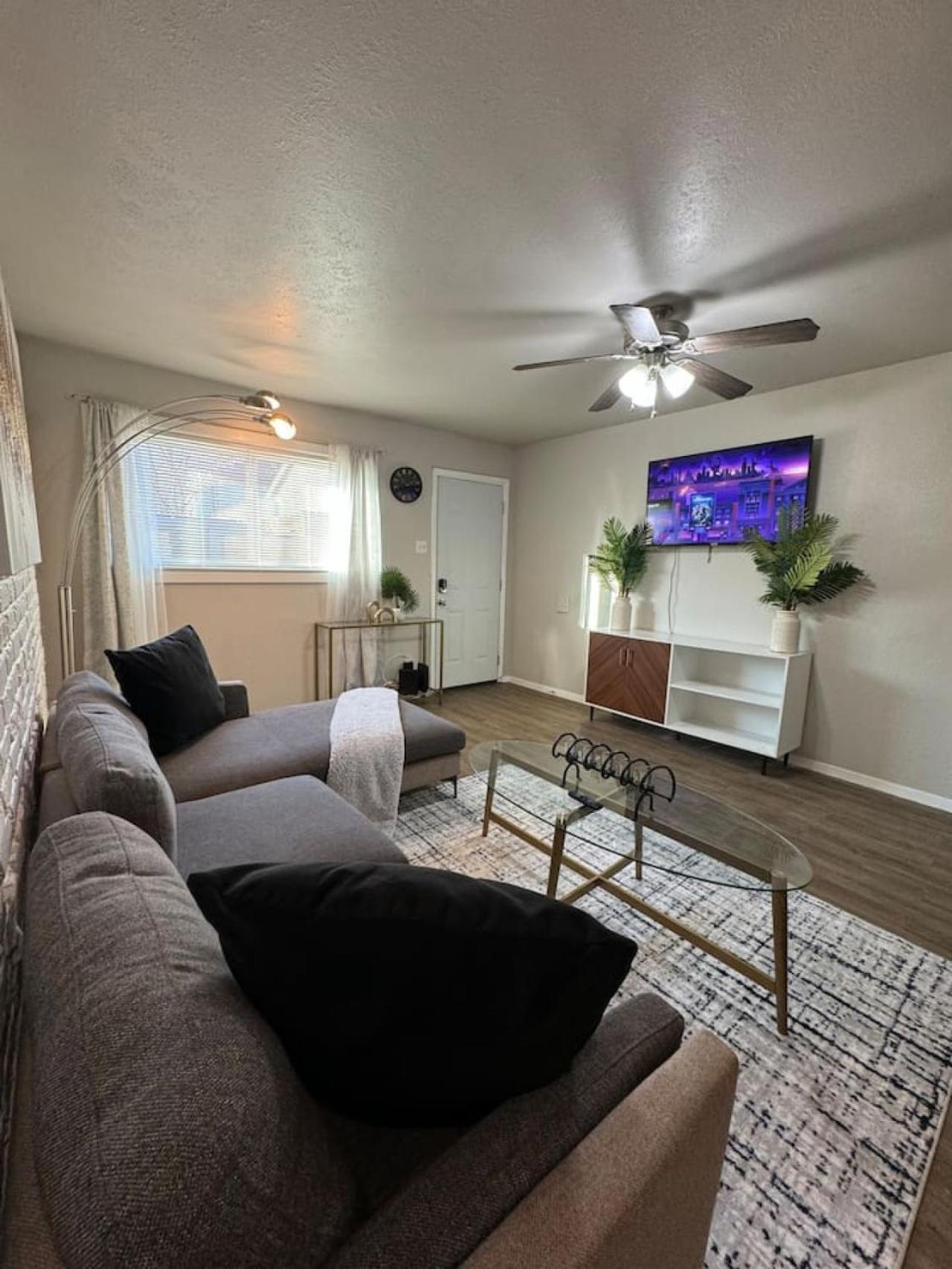 Downtown Premiere Escape 1bed Abode Apartment